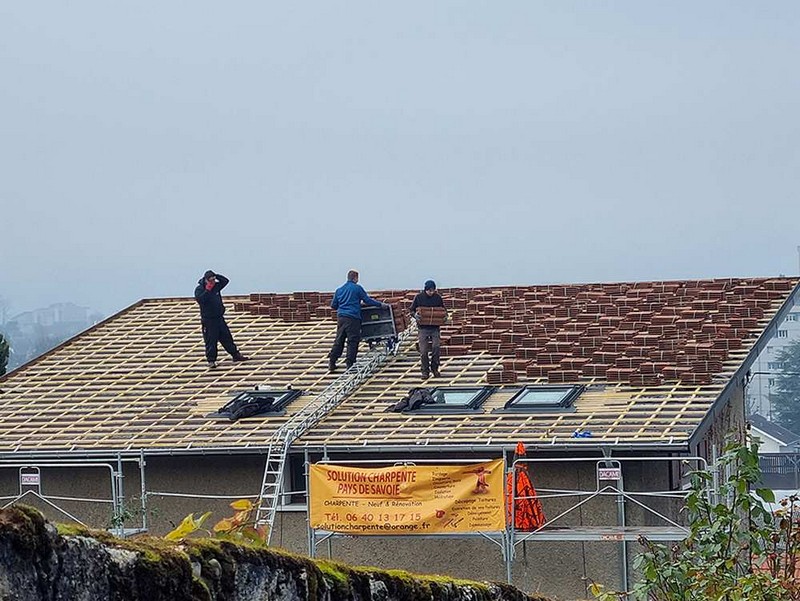 Pose toiture - JORDAN LAFORET RÉNOVATION à Annecy